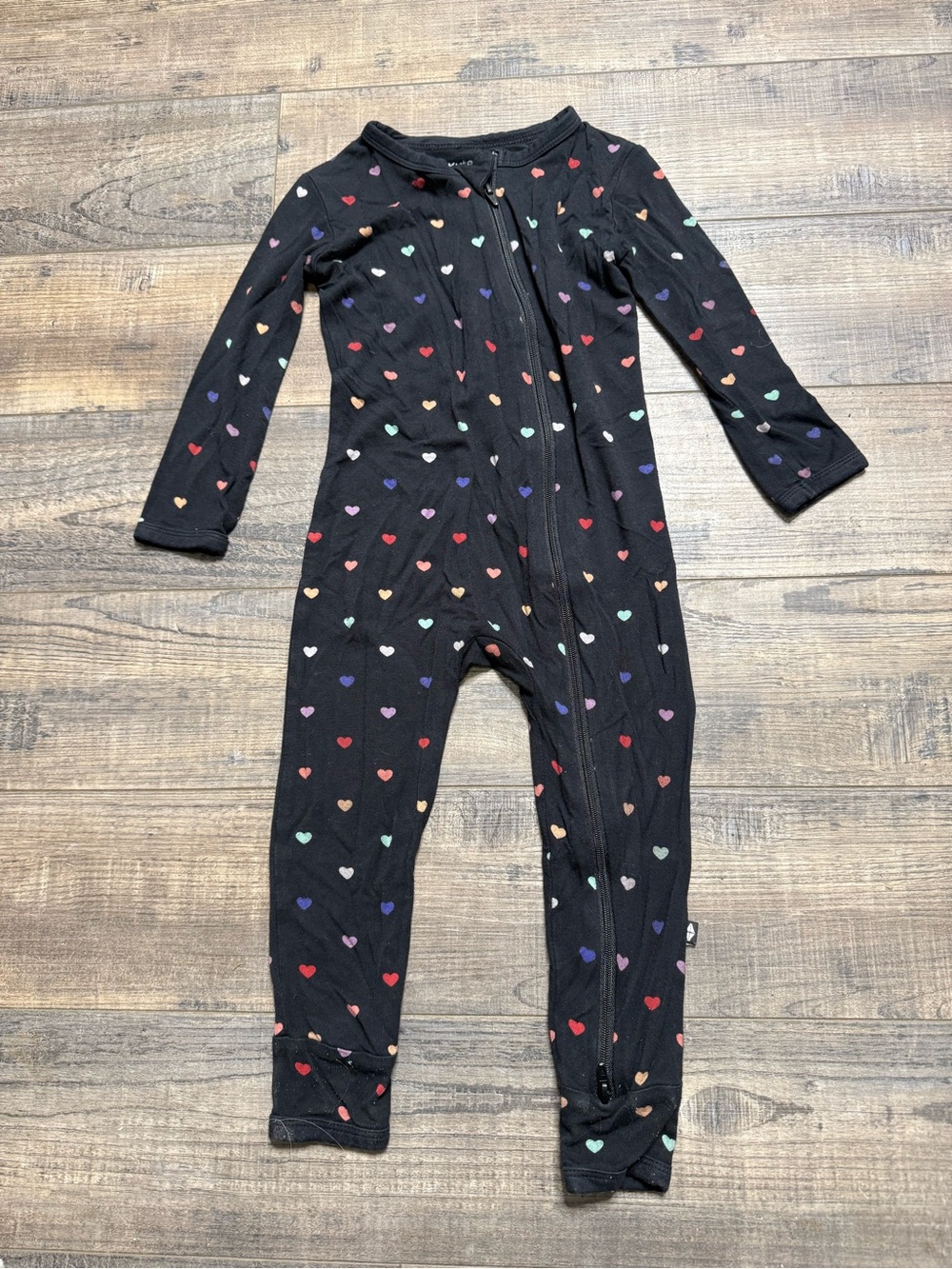 Kyte BABY Black Rainbow Heart-Print Footed One-Piece Sleeper Toddler 3T